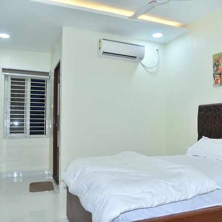 The Paradise Guest Inn Неллуру Экстерьер фото
