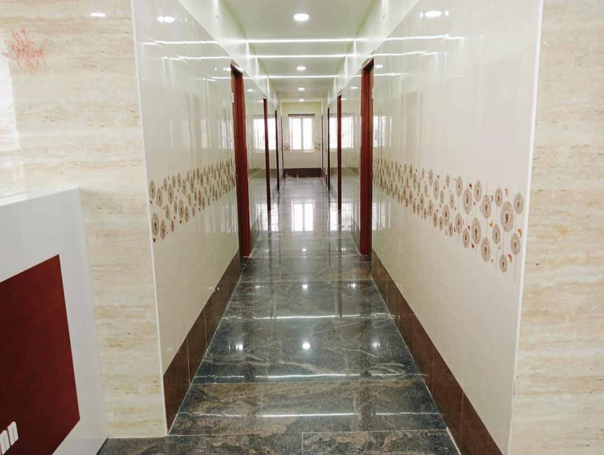The Paradise Guest Inn Неллуру Экстерьер фото